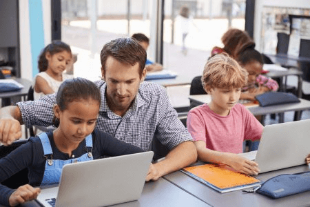 Easily decrypt SSL students and teacher at laptops classroom featured